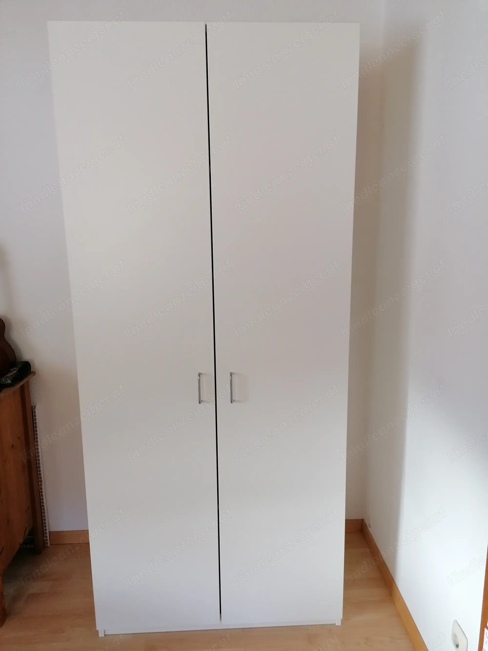 Neuwertiger Kleiderschrank!! 