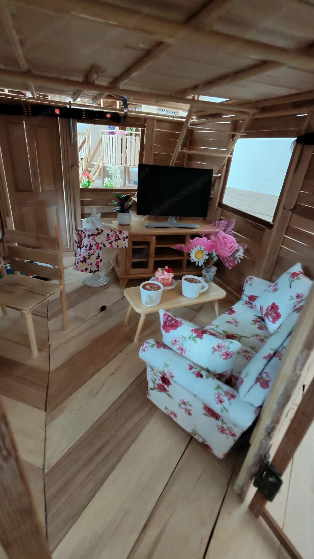 Selbst gebasteltes Miniaturhaus 