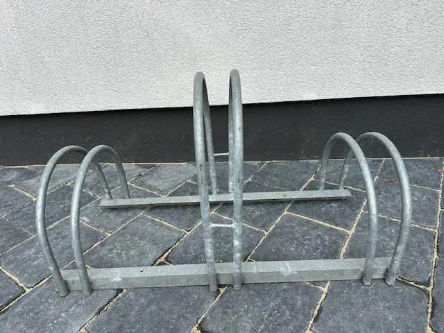 Fahrradständer für 3 Fahrräder, feuerverzinkt, Gratis abzugeben