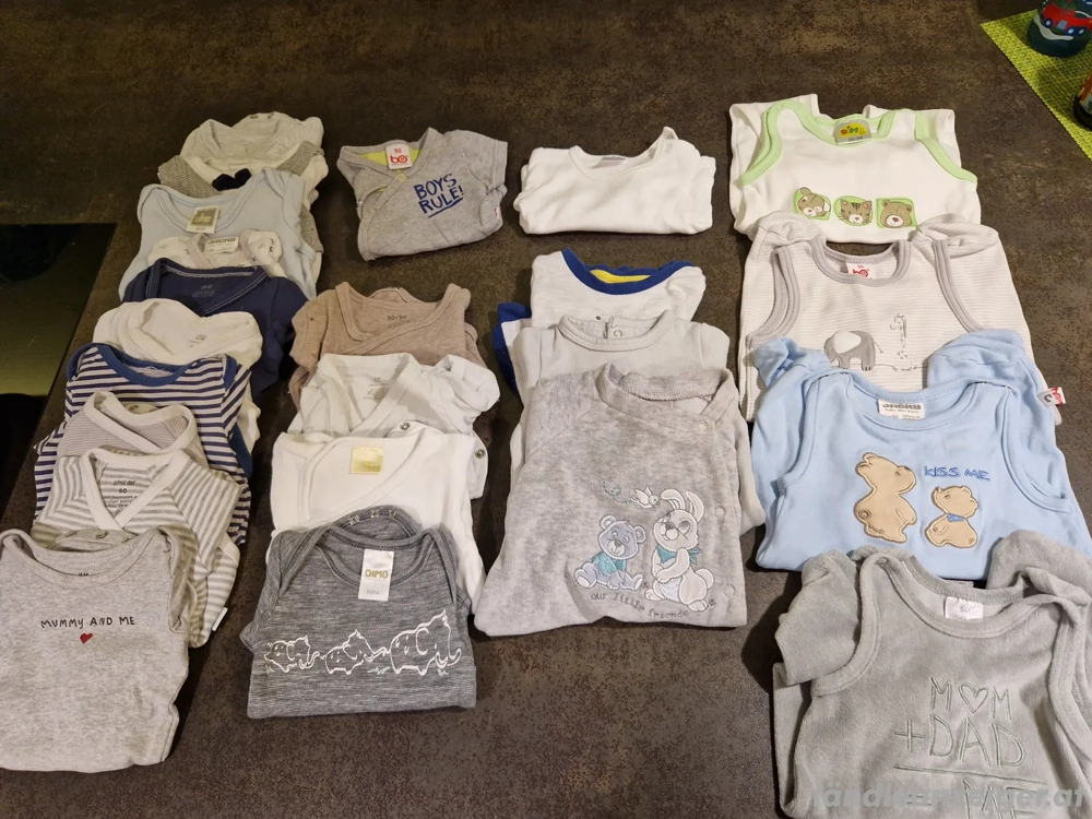 Babykleidung 