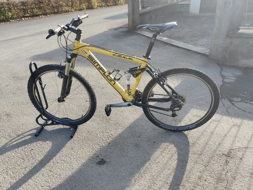 Simplon Mountainbike vollgefedert