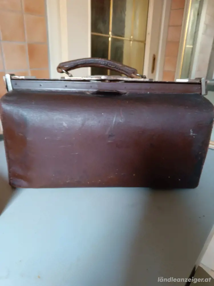 Arzttasche uber 100Jahre alt