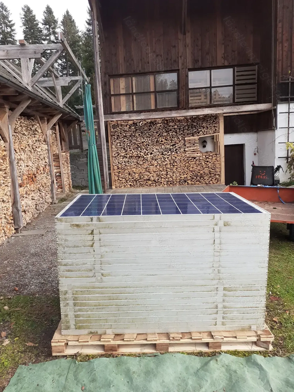 Zu verschenken: Photovoltaikmodule plus Wechslrichter 