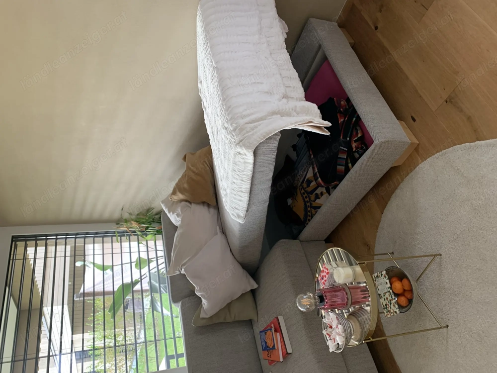 Sofa mit Staufunktion (neuwertig)