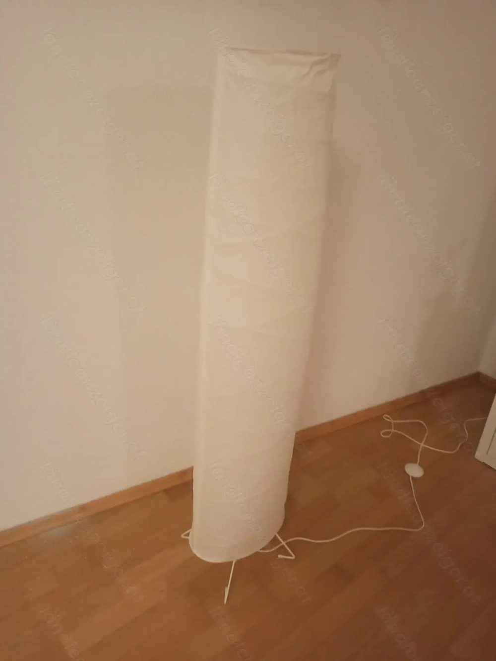 Verschenke Lampe weiß