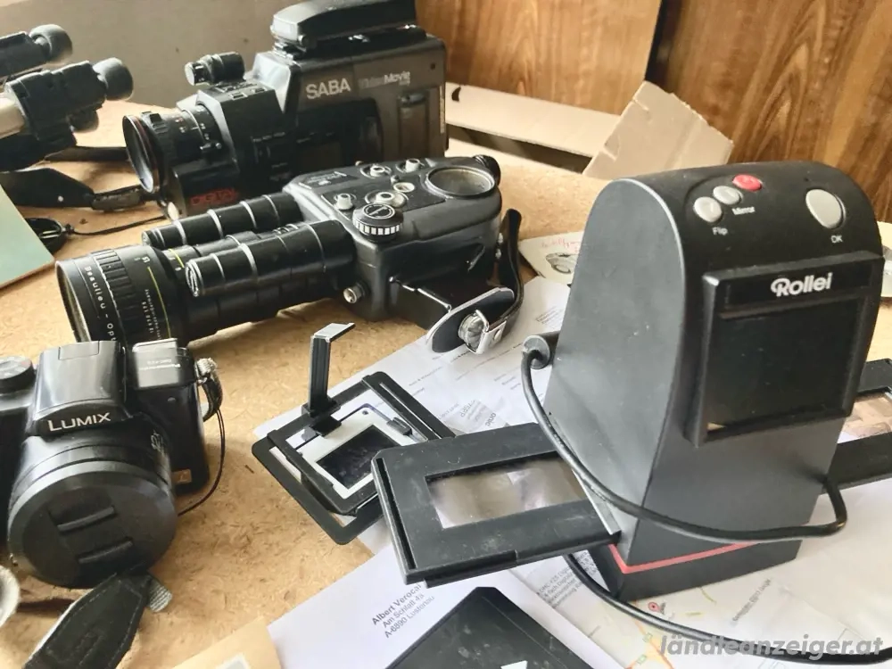 Foto-Filmkameras mit div. Zubehör