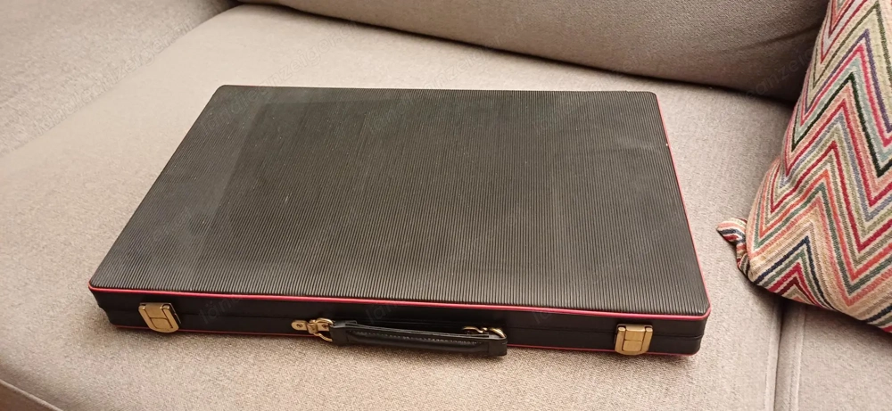 Großes Backgammon in edlem Koffer + Extrawürfel