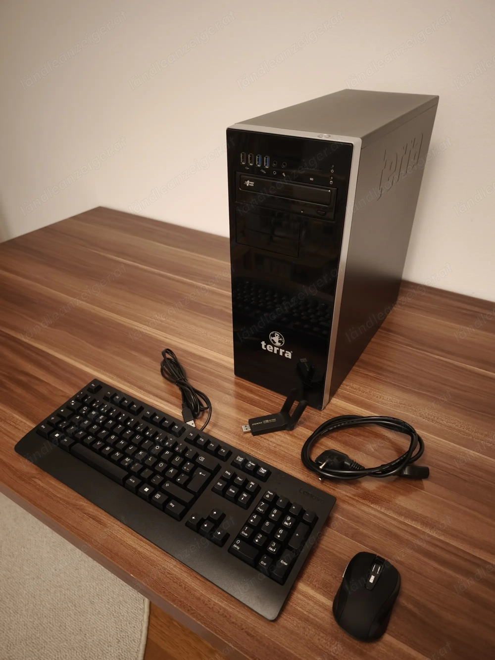 Terra Tower PC Win 11 pro AMD Ryzen 3 120GB SSD + 500GB HDD + 8GB DVD