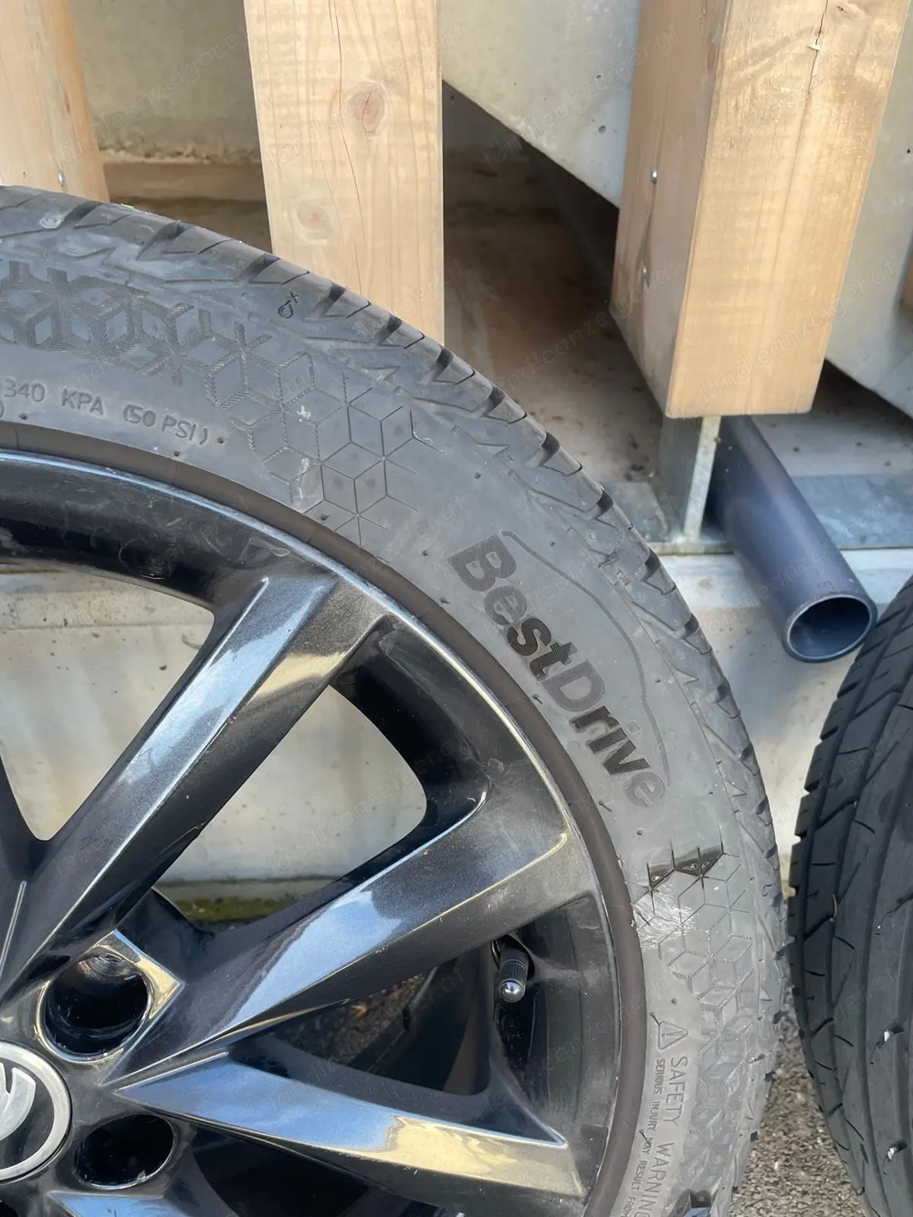 4 x Kompletträder    Sommerreifen + Felgen (Skoda, schwarz, 16'')