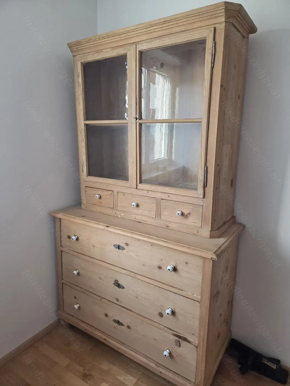 Vollholz Kommode  Vitrine 