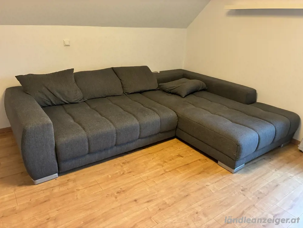 Elektrisch ausziehbare Couch
