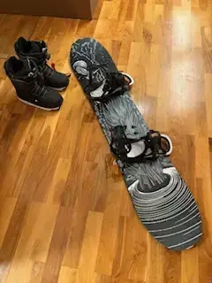Snowboard inkl. Snowboardschuh zu verkaufen
