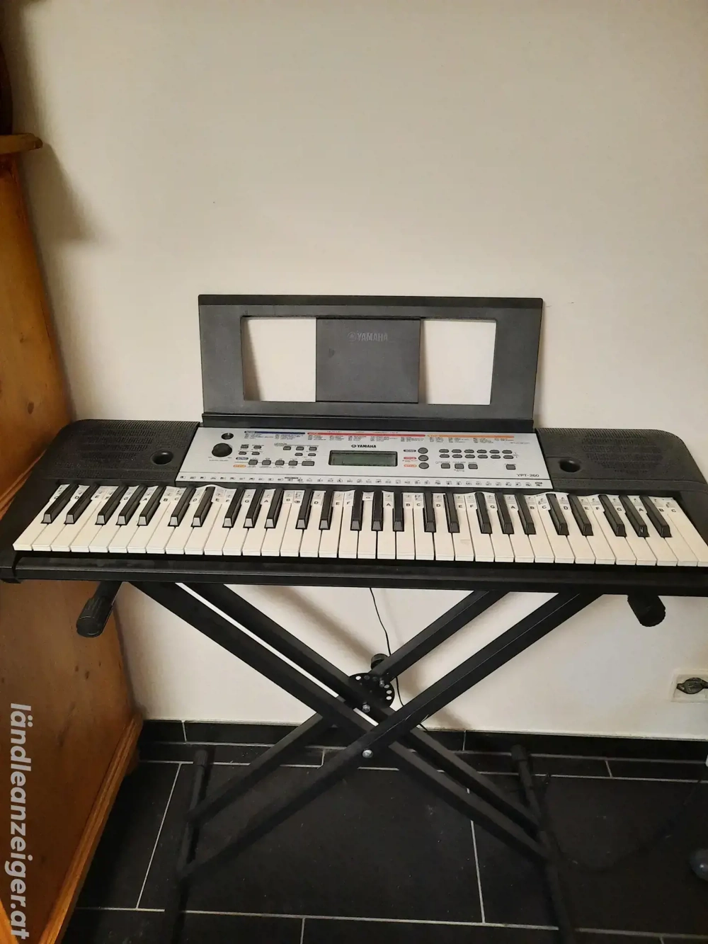 Keyboard mit Ständer Markengerät Yamaha kaum bespielt ideal für Einsteiger um 80 euro