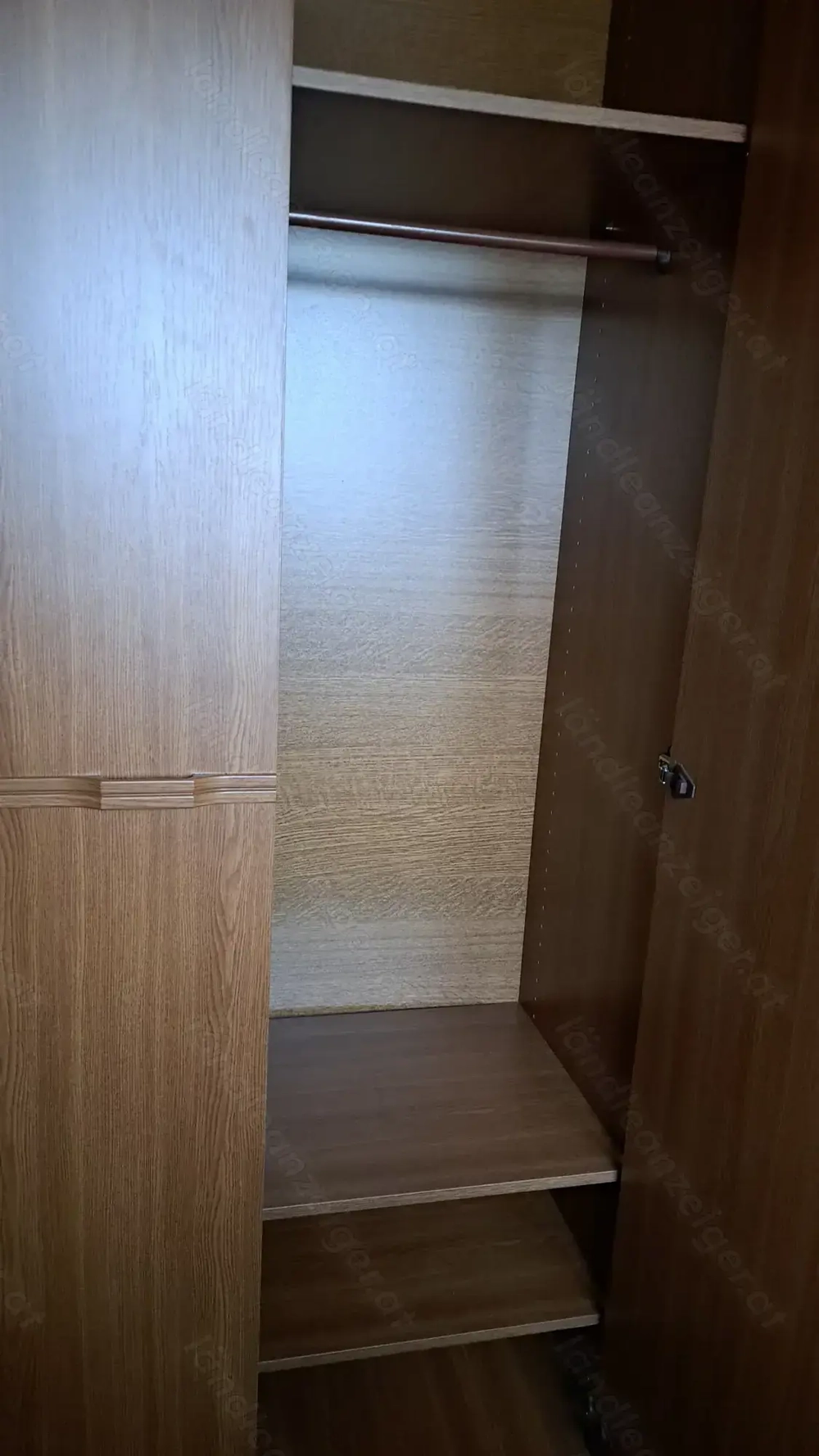 2 türiger massiver Kleiderschrank Vintage