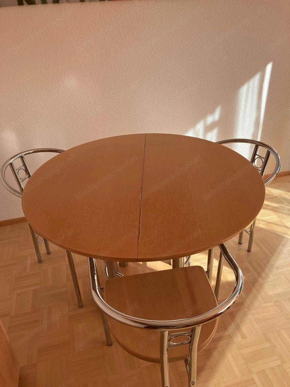 Esstisch mit Synchonauszug und 3 Sessel