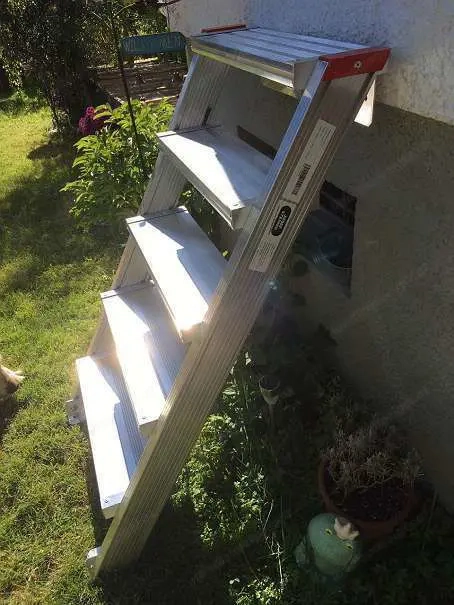 neue Stiege mit Geländer