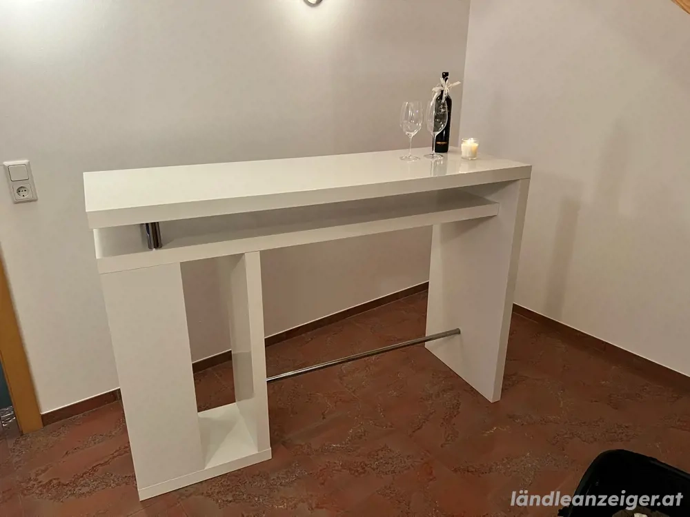 lässige Bar   Hochtisch hochglanz