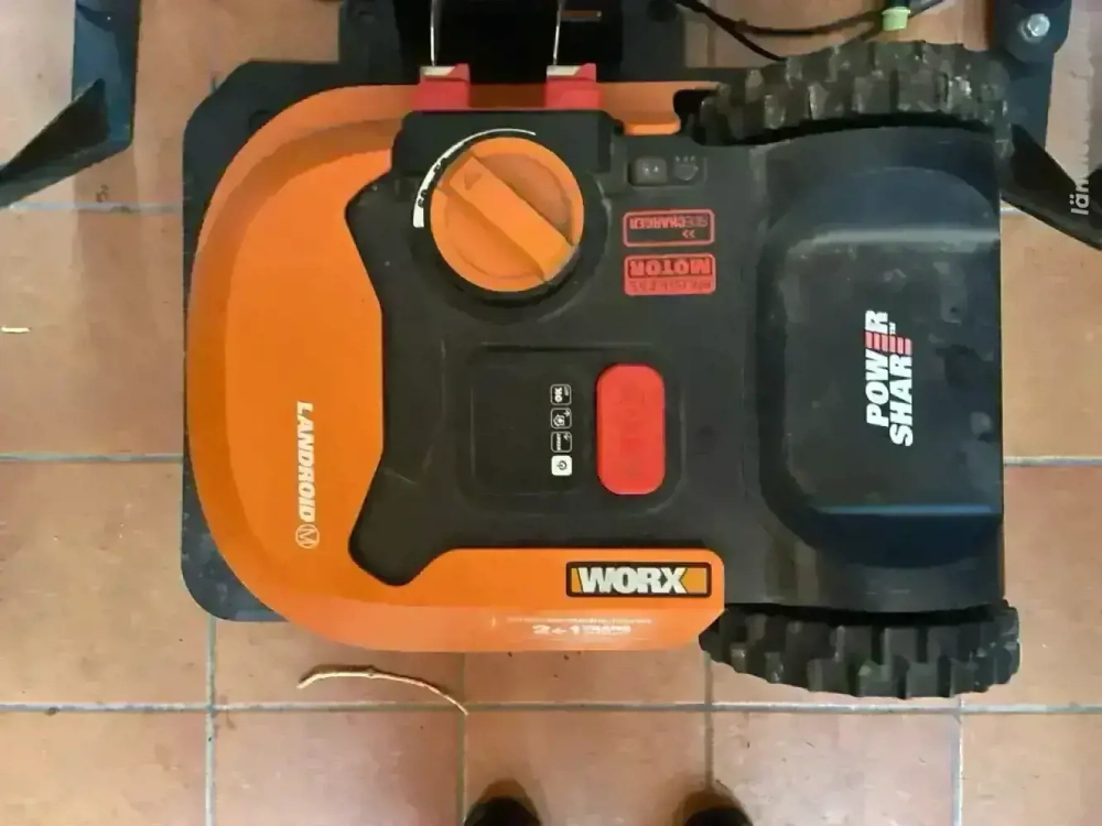 Rasenroboter Worx WR 130E