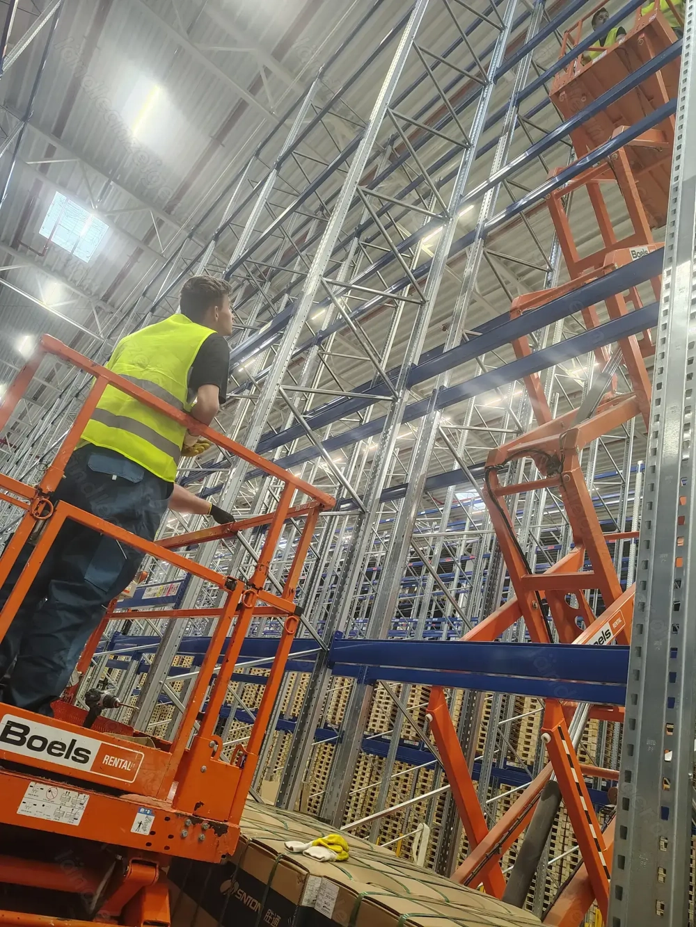 Demontage und Montage von Dachsystemen