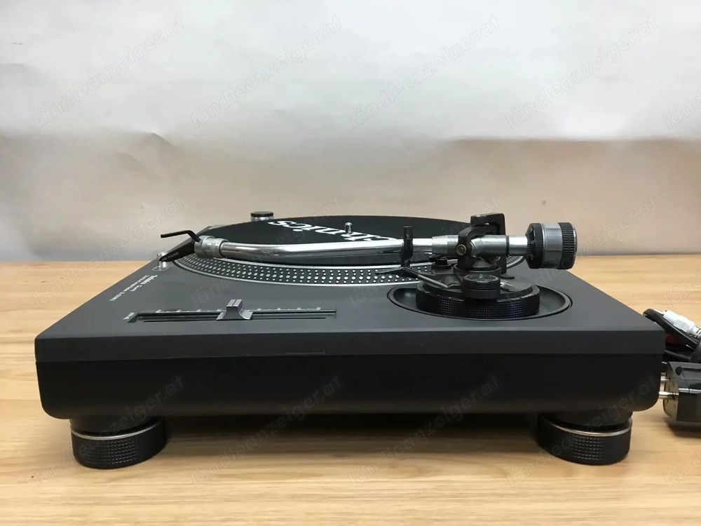 Technics SL 1210 MK2 Plattenspieler 