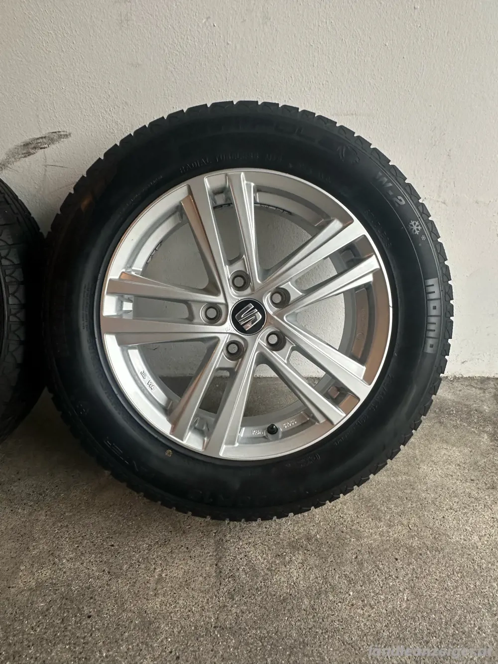 16 Zoll Alufelgen mit guten Winterreifen 