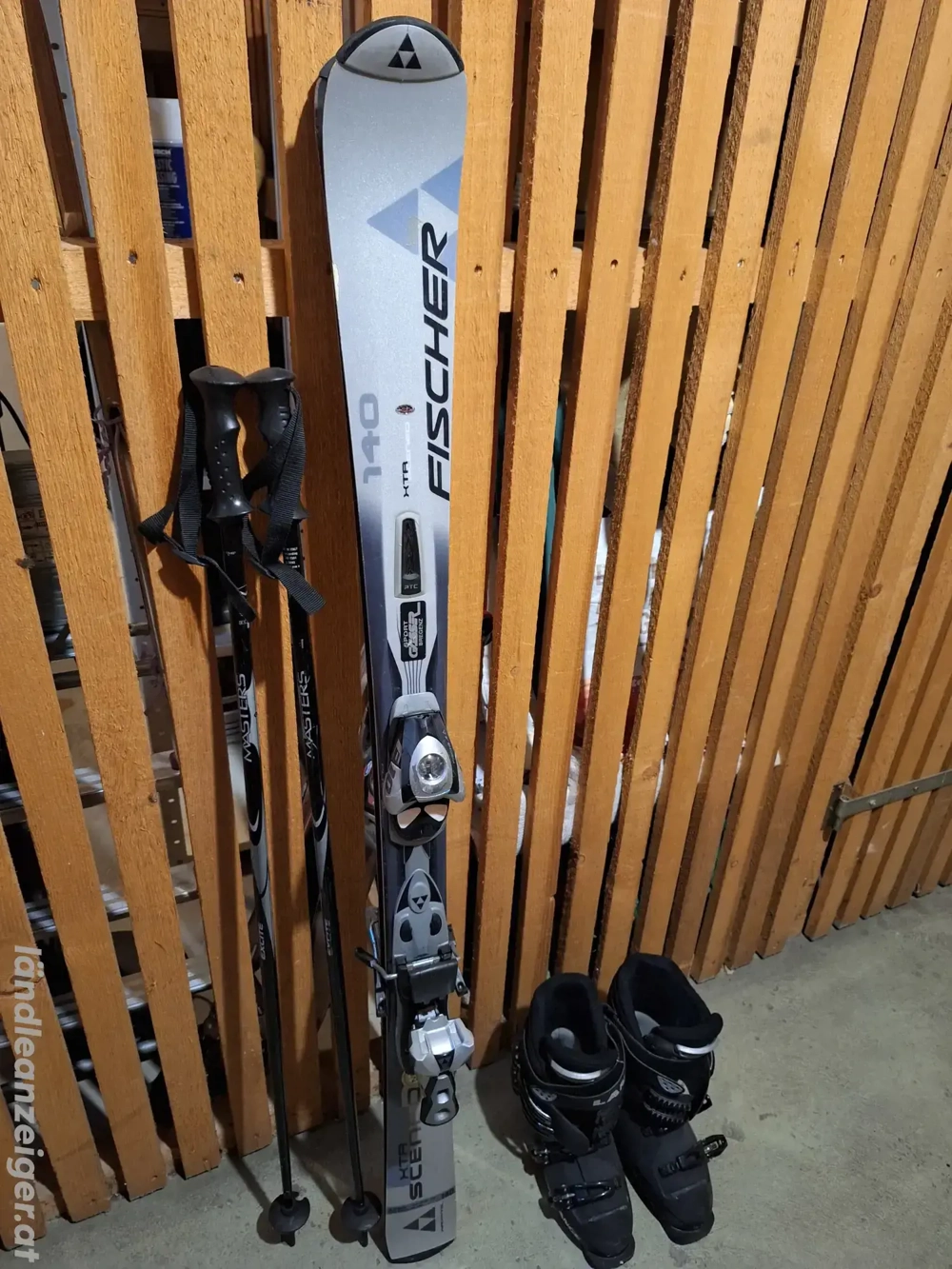 Ski + Skischuhe + Skistöcke