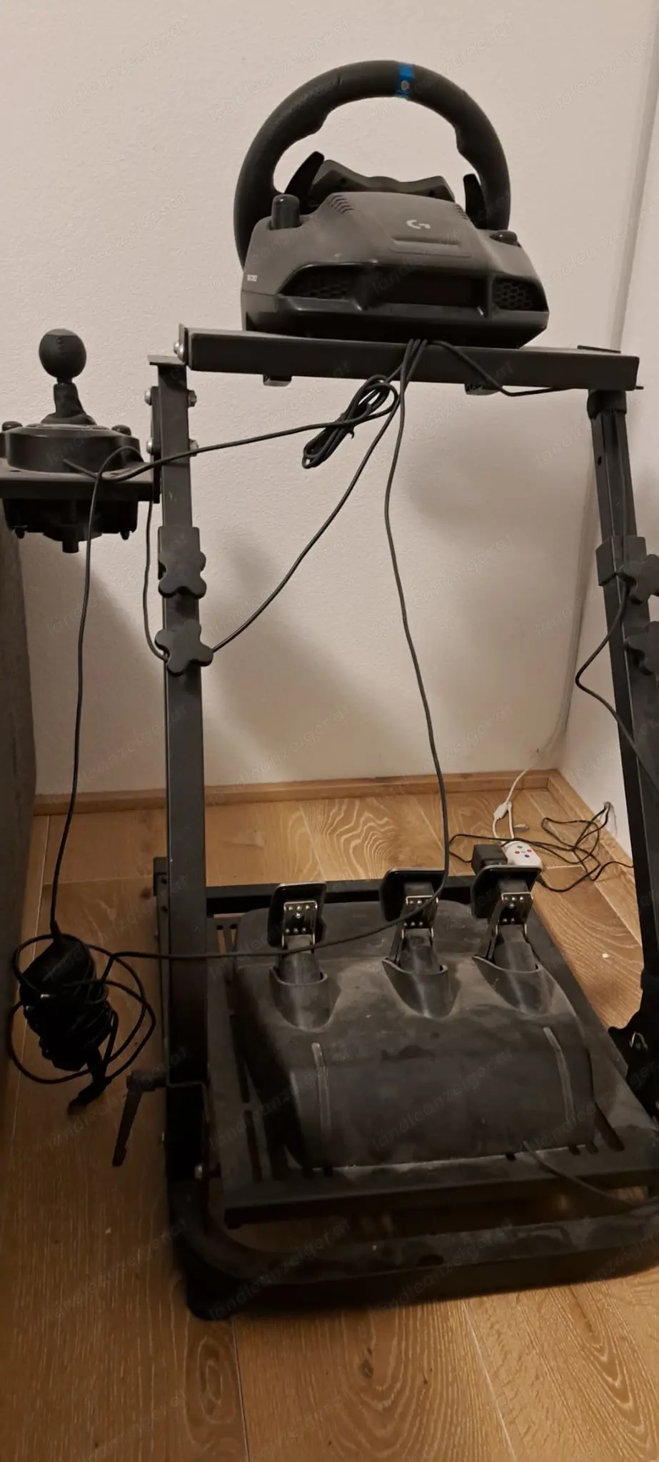 Logitech Rennlenkrad + Pedale Schwarz, inklusive Lenkradständer für Logitech