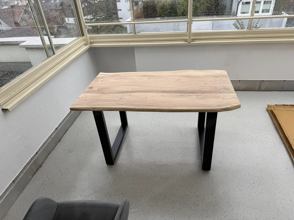 Massiver Akazie-Baumkanten-Esstisch 140 80   nagelneu & hochwertige Qualität