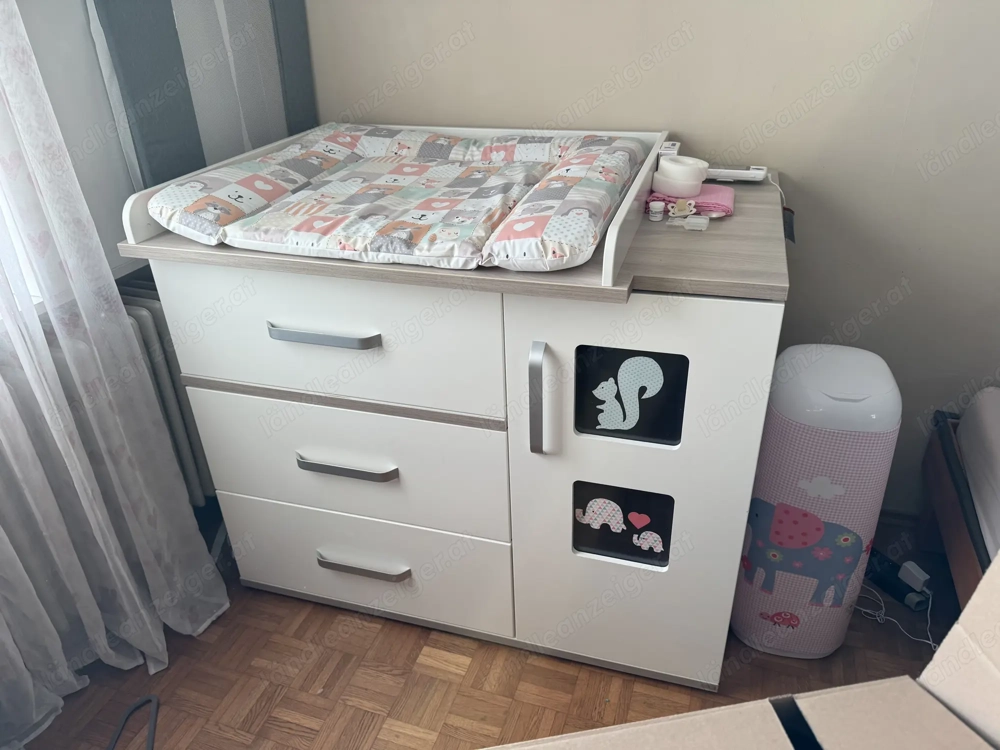 Wickelkommode, Wickeltisch