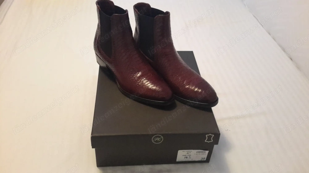 1Paar neuwertige Schuhe Gr. 39