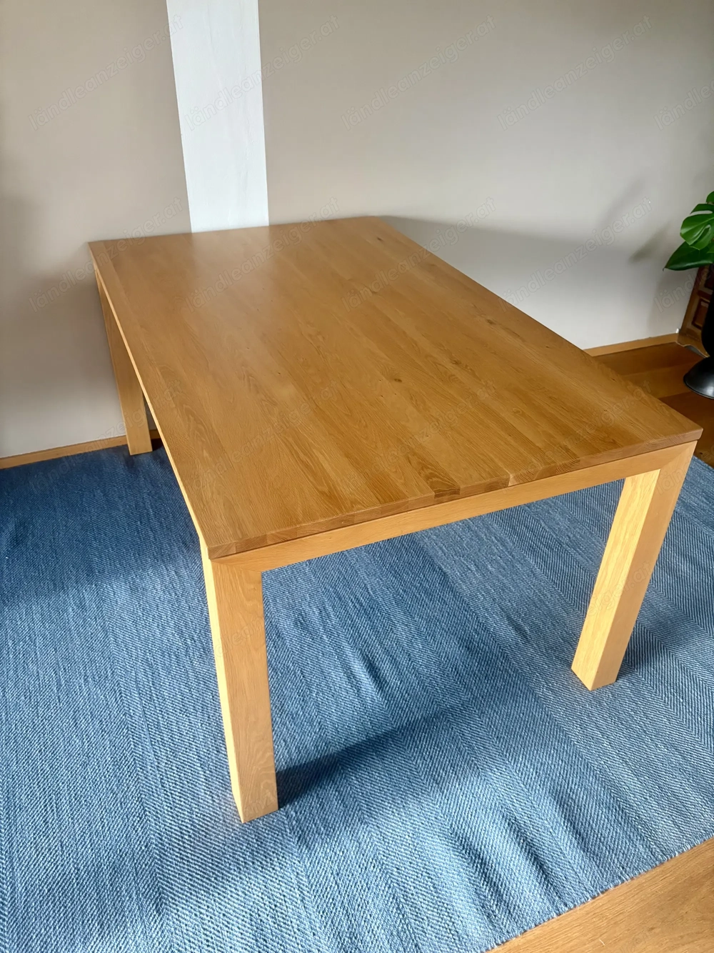 Tisch mit Ausziehfunktion