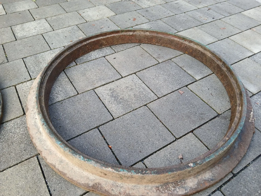 Schachtdeckel mit Ring