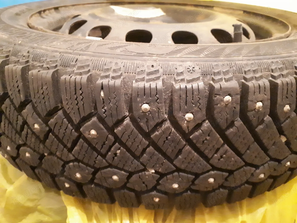 Winterreifen mit Spikes