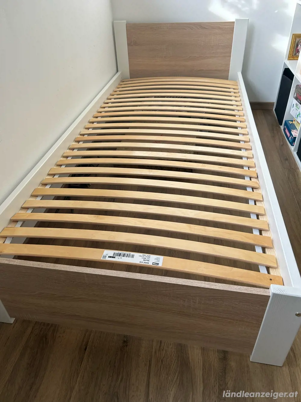 Bett mit dem Lattenrost