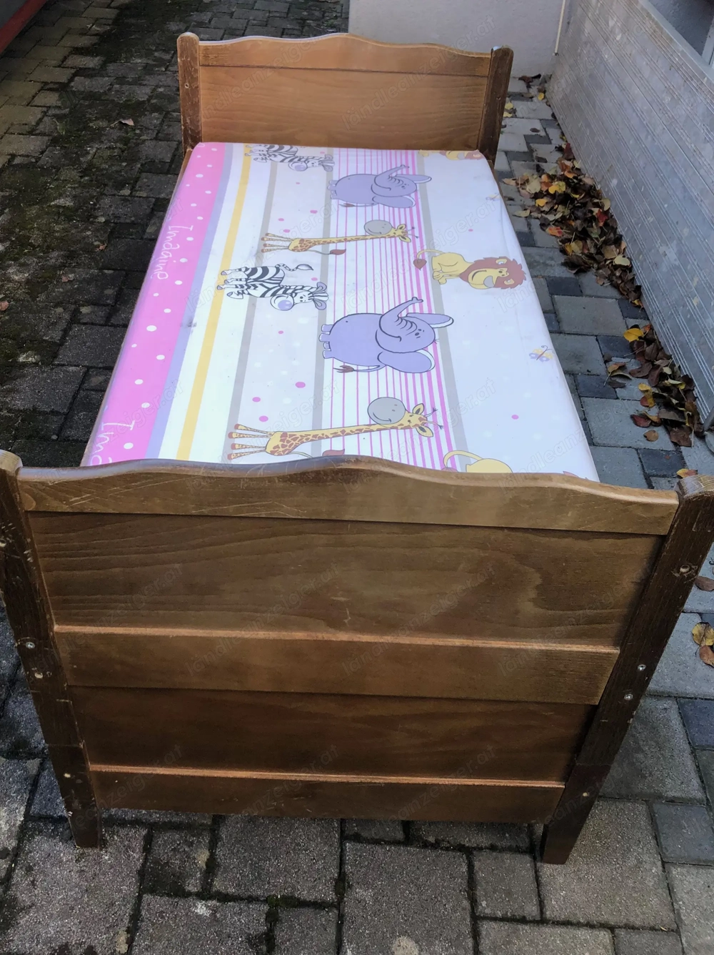 Kinderbett aus Vollholz