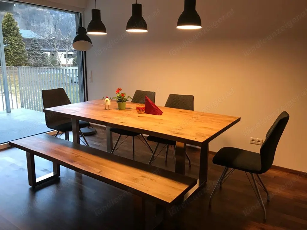 Lichtdurchflutete 2-Zimmer-Wohnung mit großem Balkon & Parkplatz in Bürs