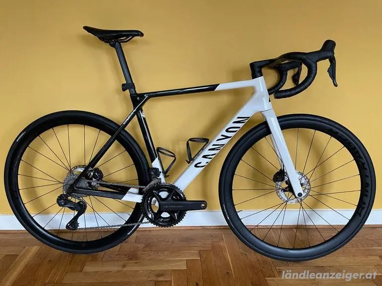 CANYON Ultimate CF SL 8 Aero (2024)   Ca. 7,53 kg (Größe M)