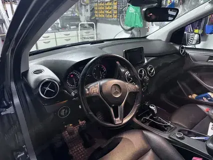 Mercedes B180