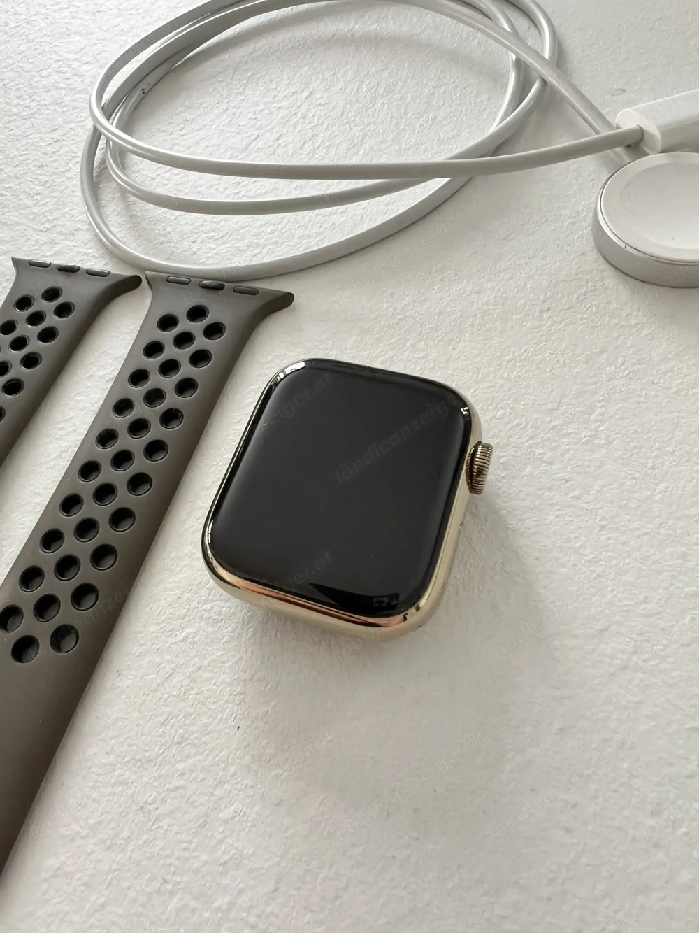 Apple Watch Series 8 Edelstahl Gold