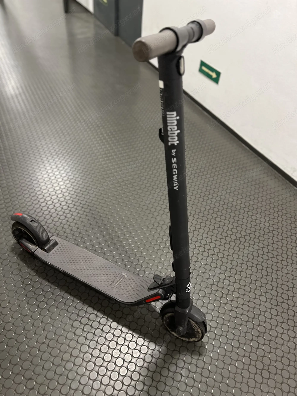 Segway Ninebot KickScooter ES2 E-Scooter   Dunkelgrau