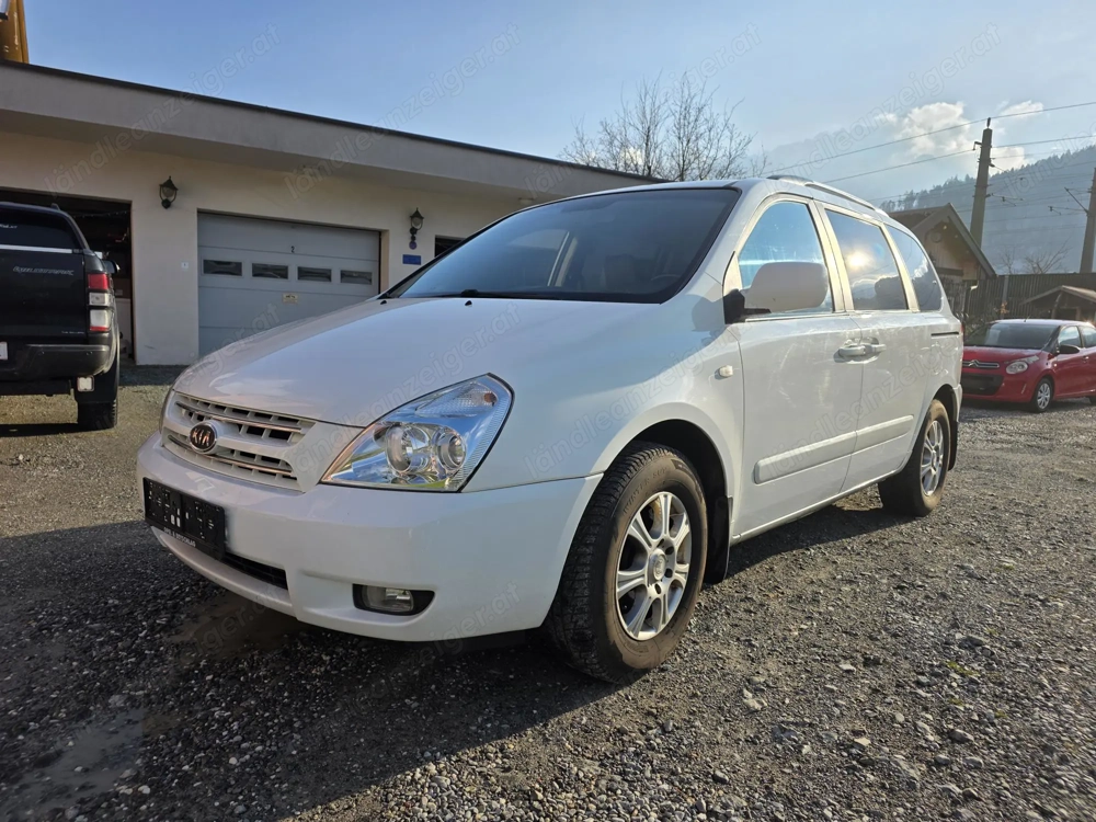 Kia Carnival Mega Austattung