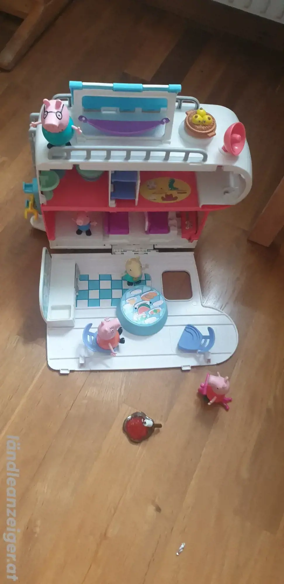 Hasbro Peppa Wutz Wohnmobil 