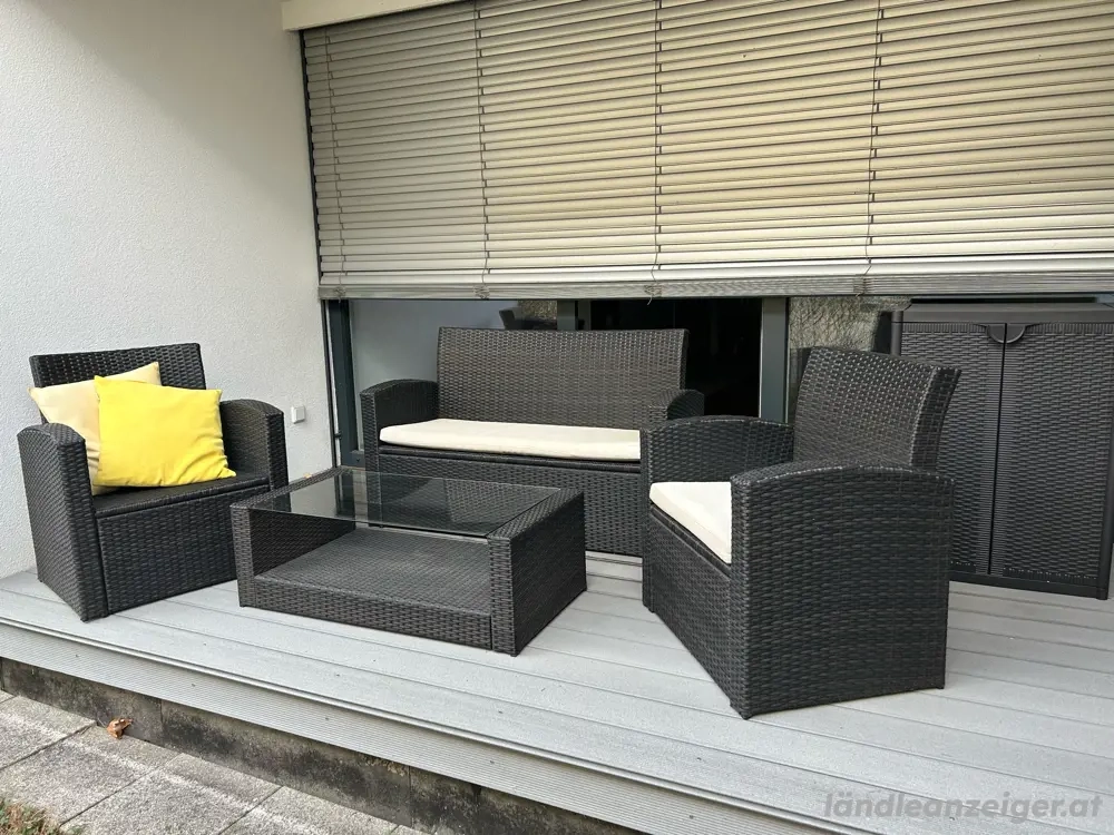 Lounge bzw Gartenmöbelgarnitur in Polyrattanoptik