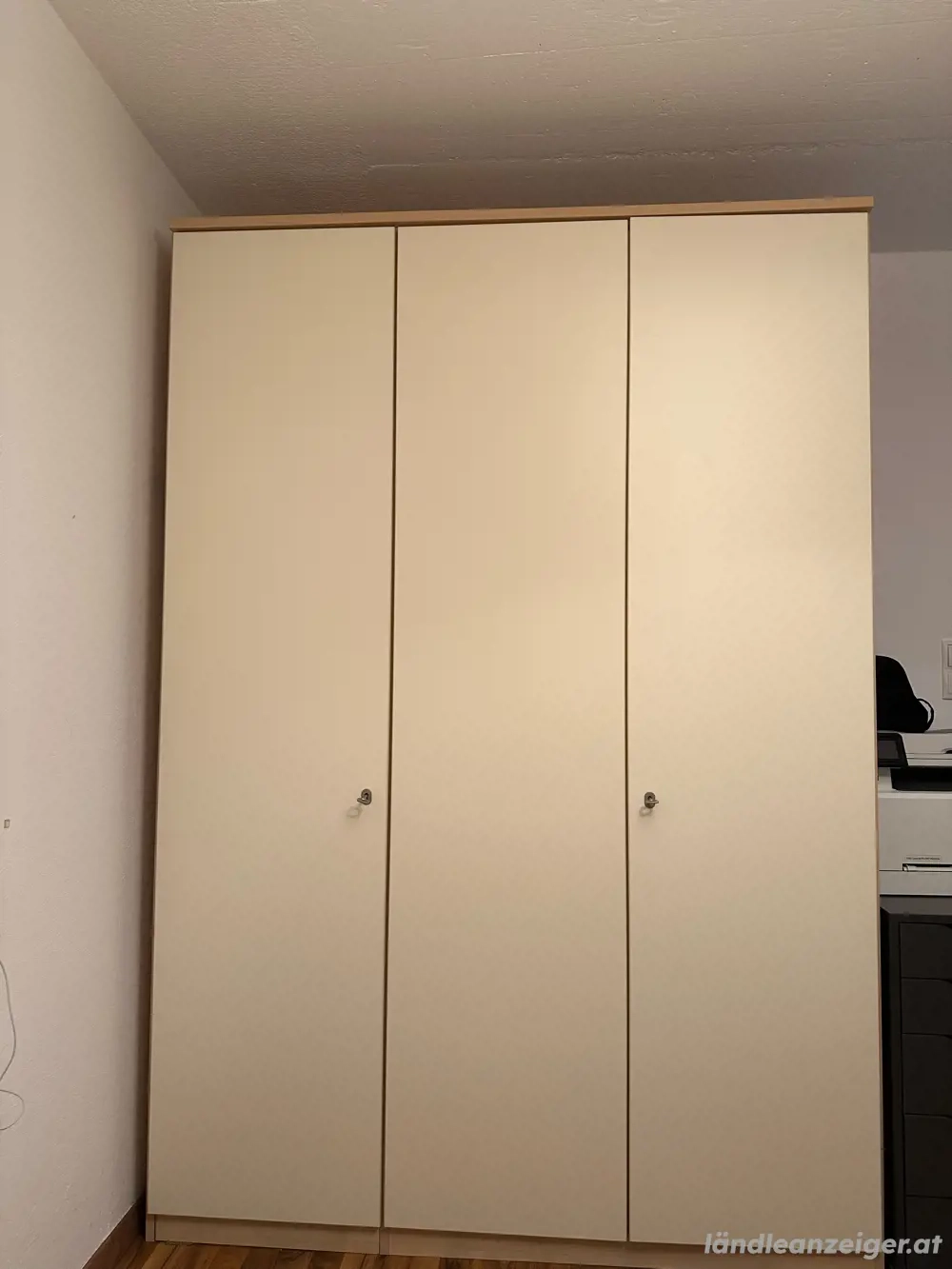 Kleiderschrank