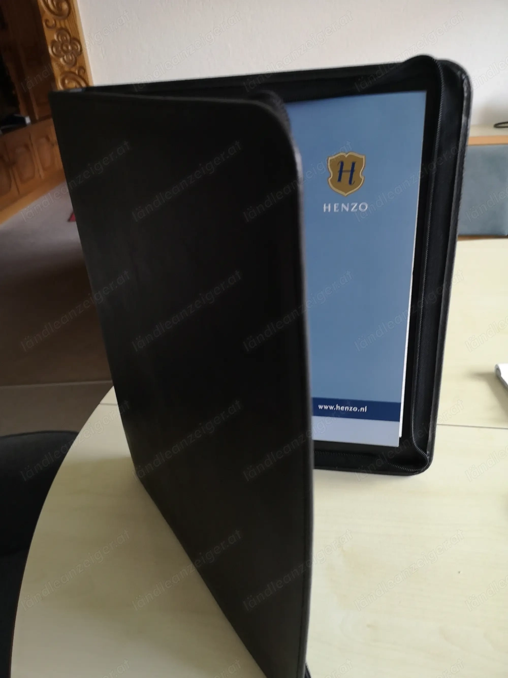 Ledermappe mit Innenfaechern und Block