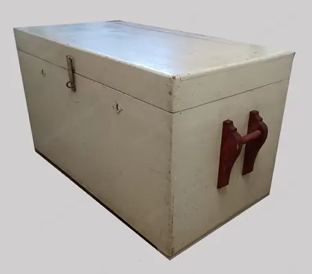 Stabile Wäschetruhe aus Holz