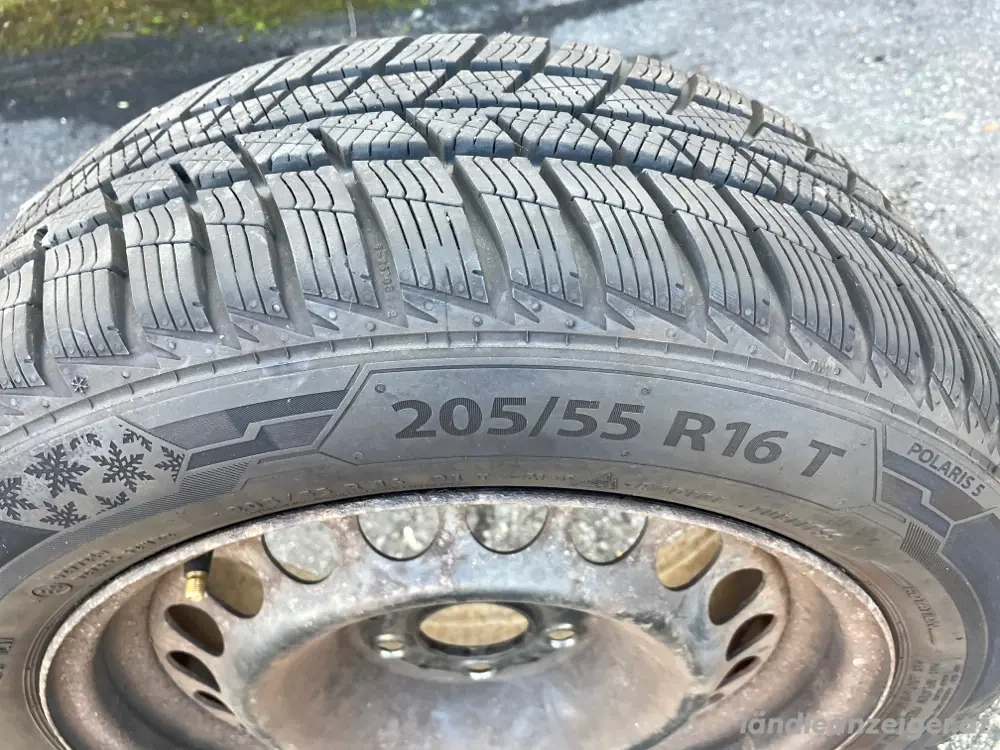 4 Winterreifen auf Stahlfelgen