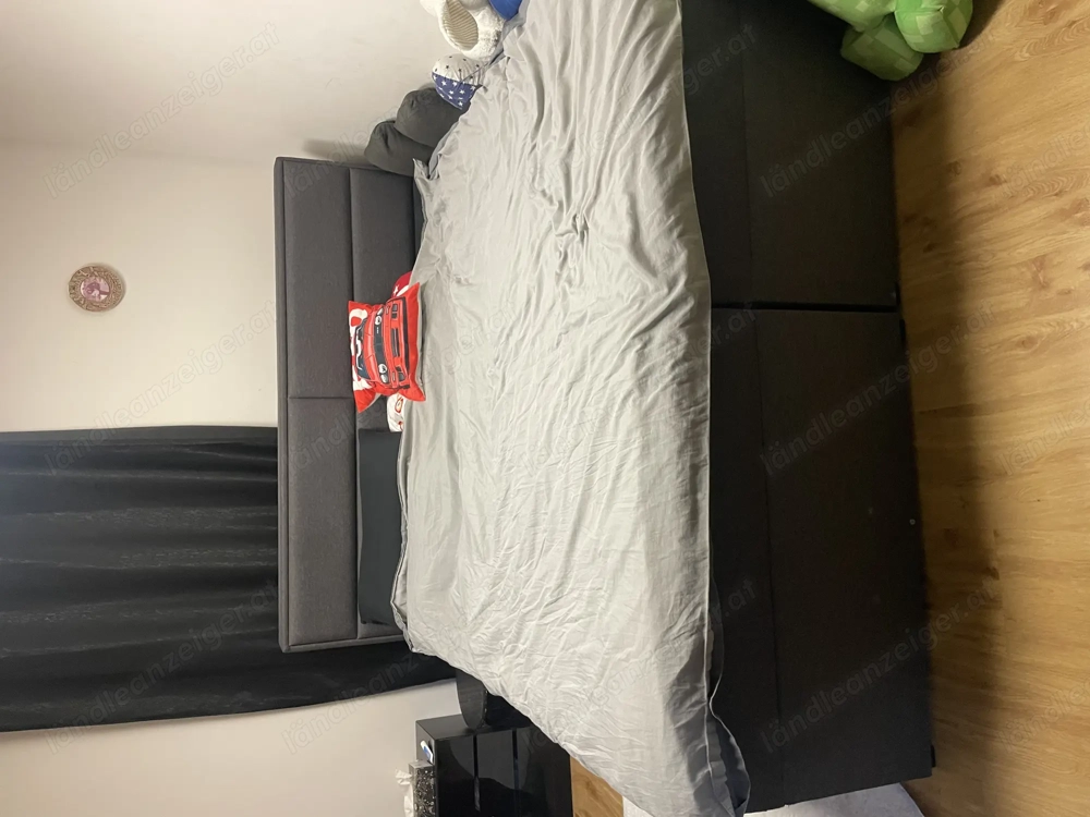 Boxspringbett mit Stauraum