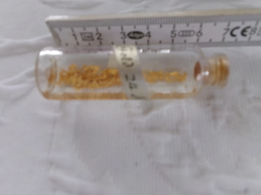 Fläschchen mit echtem Blattgold 