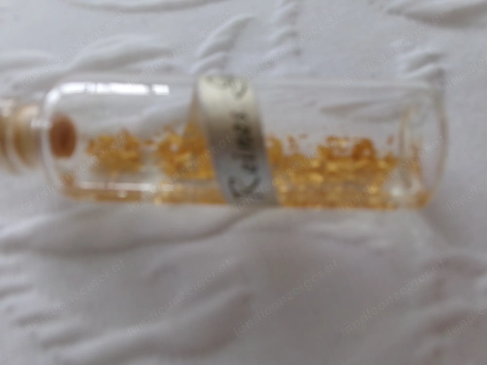  Fläschchen mit 24 Karat Blattgold 